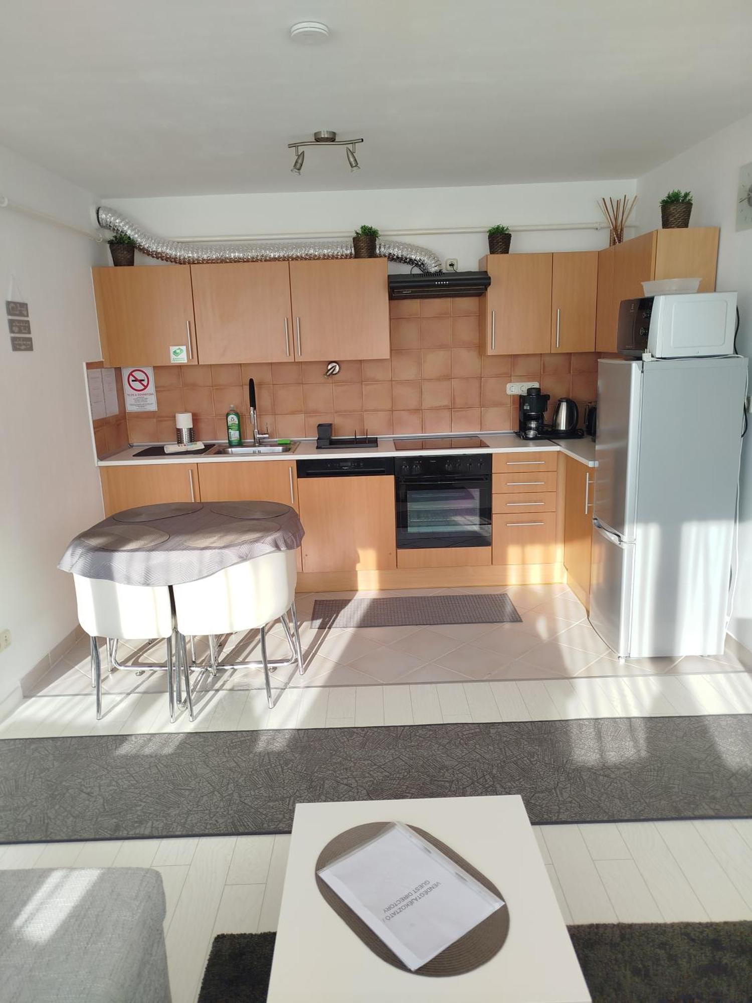 Csongor Apartman Будапеща Екстериор снимка